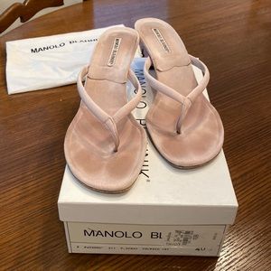 Manolo Blahnik Pink Suede Paterno Thong Sandals Slide Kitten Heel